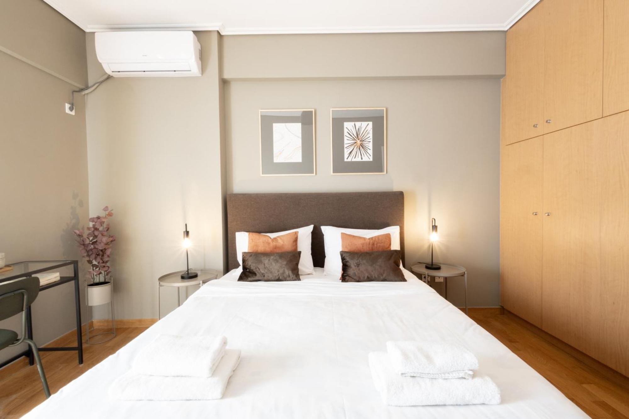 Renovated 3 Bedroom Apt With Acropolis View 아테네 외부 사진