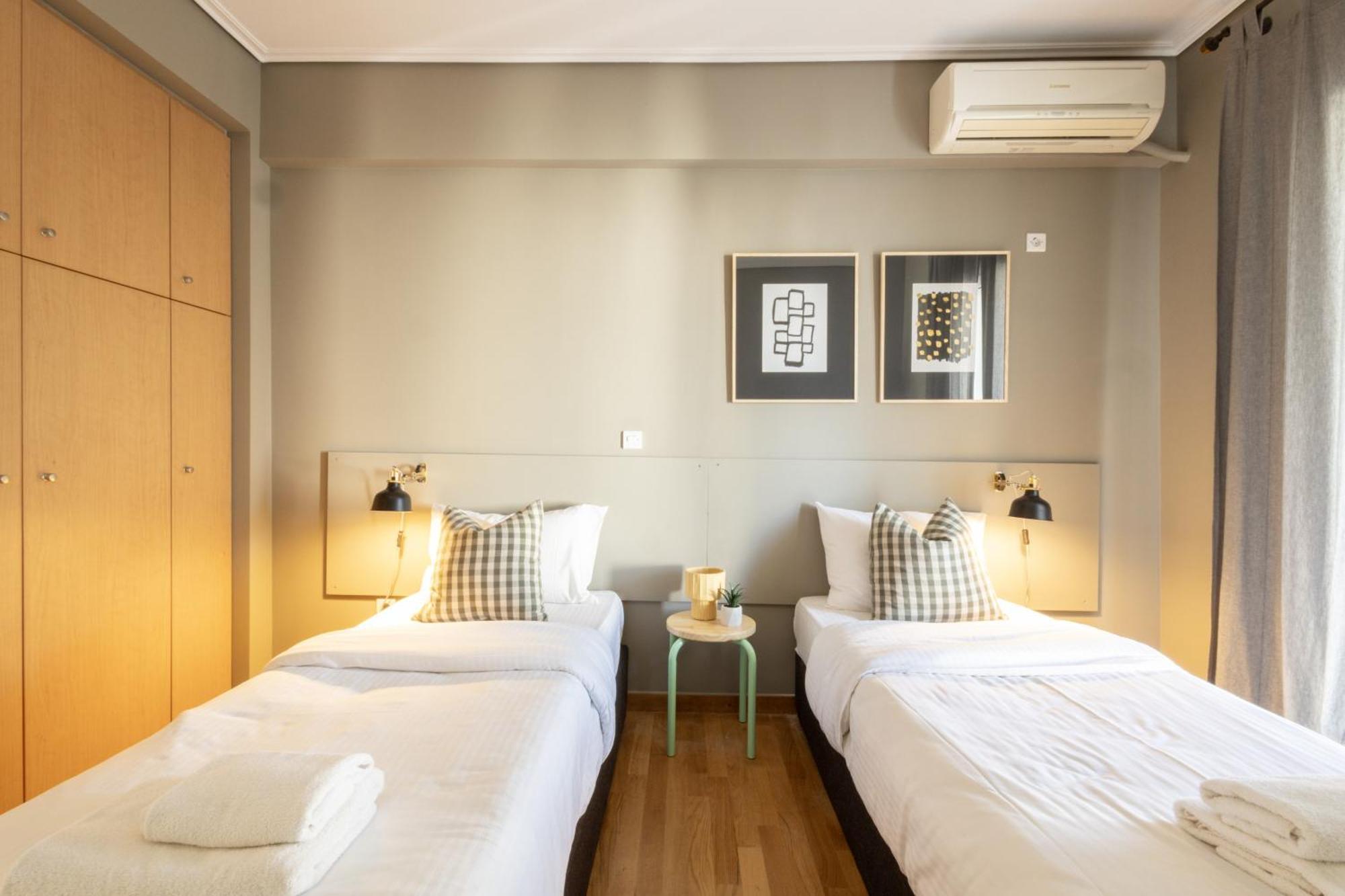 Renovated 3 Bedroom Apt With Acropolis View 아테네 외부 사진